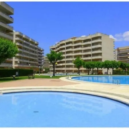 En Con 3 Piscinas Junto A Port Aventura Apartment