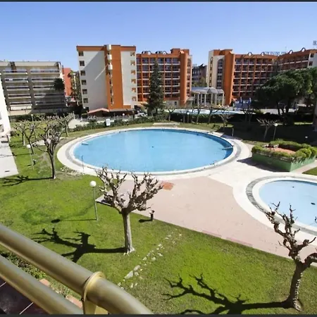 En Centro De Con 3 Piscinas. Salou